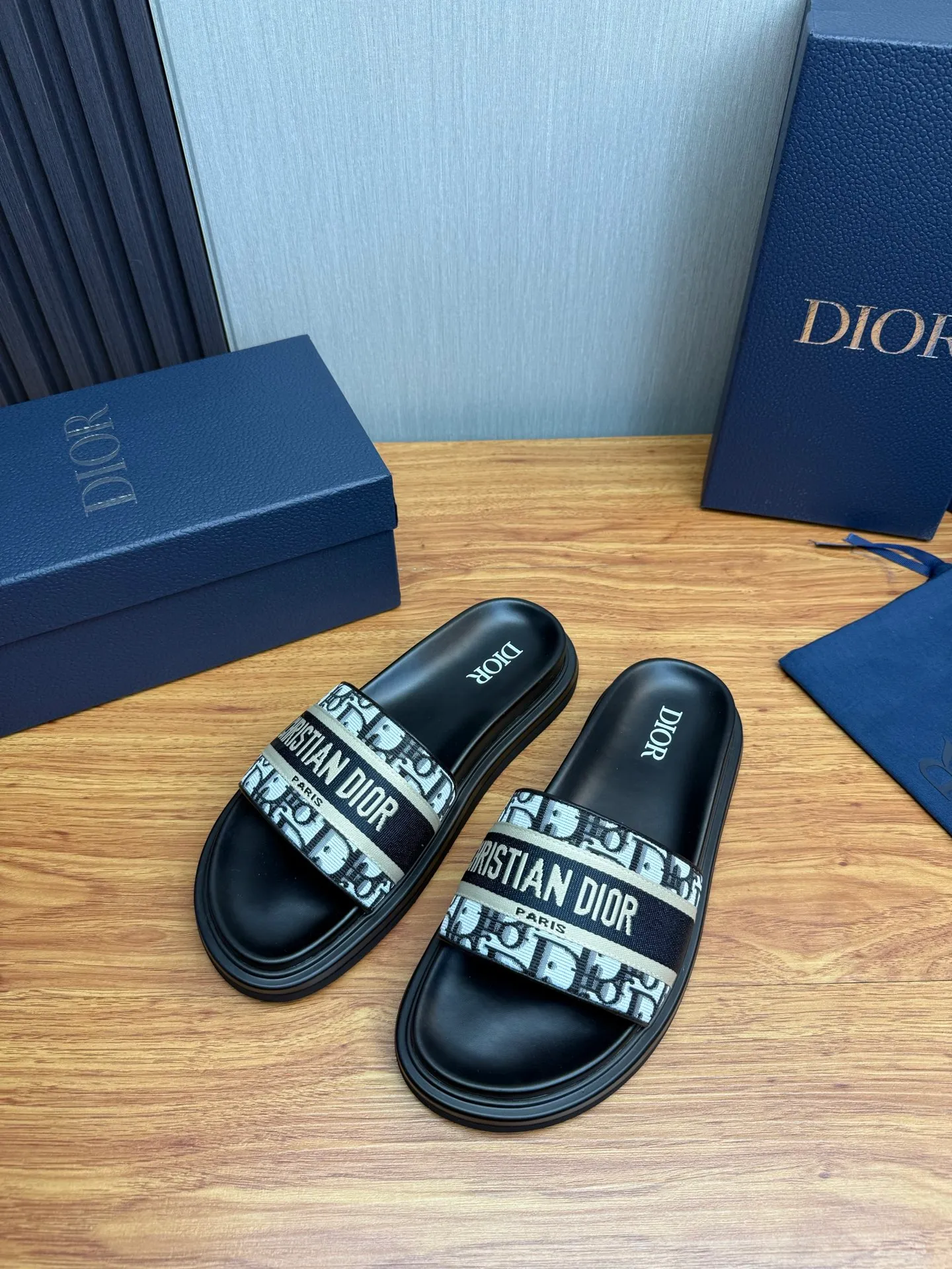 Men's shoes 260💰 Dior. Men's slippers🩴Official website 1:1 production 38-45 size 45 46 🉑️Customized original material shipped✅